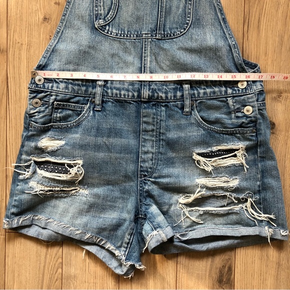 Women’s American Eagle Tomgirl denim shortall size M - Picture 4 of 12